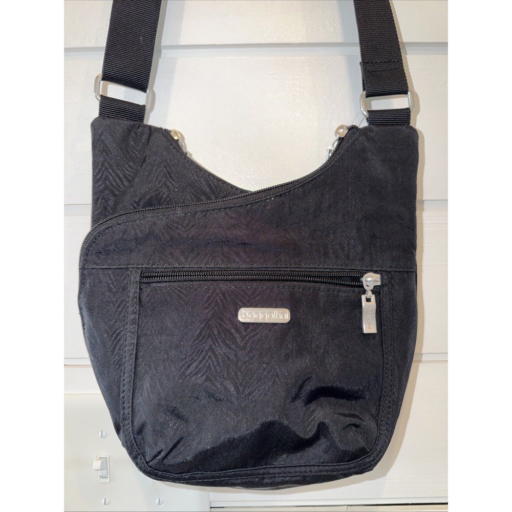 Baggallini Cross City Crossbody Black Nylon Adjustable Strap Travel Bag GW995